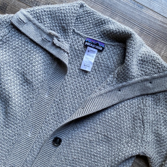 Patagonia 100% Merino Wool cardigan sweater - Picture 2 of 6